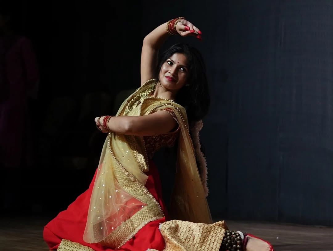 A performer at CEREBREXIA 2025